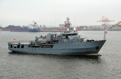 ORP Kontradmirał Xawery Czernicki (2).jpg