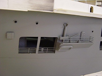 Opening farthest forward on pt. side. Note the paravane sponson. Paravane is cast metal, liferafts are resin castings I made. Noto the other small details.