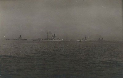 Hermes-Royal-Sovereign---Repulse---County-Class-cruiser.jpg