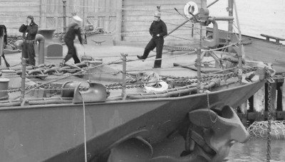 BB-38 Degaussing Cable Stbd Deck Opng_1.JPG