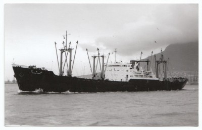 M.V. Seizan Maru (i), � A. Duncan; in partial Kawasaki Kisen Kaisha livery.
