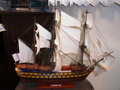 Glorieux Pe 18R.JPG