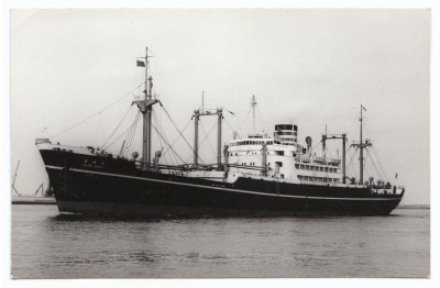 M.V. Akagi Maru (v); � T. Rayner.