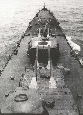 436px-Mogami_1943_forward_turrets.jpg