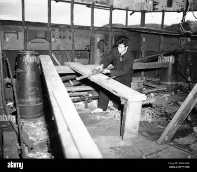 Ise bridge portion as workshop, interior, Dec 1947.jpg