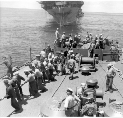Hornet_under_tow_1-744.jpg