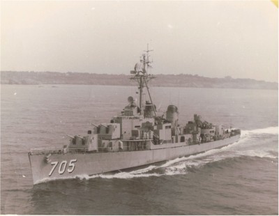 DD705 Port Bow.jpg