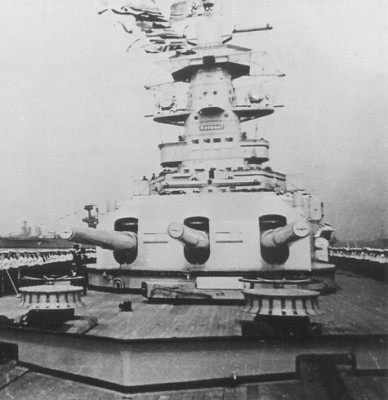 gallgrafspeespitheadnavalreview05[1].JPG