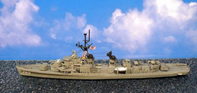 USS Harry E. Hubbard Model, 1/700 Skywave/Pit-Road Allen M. Sumner