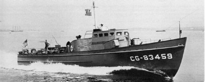 Good shot of the subject. Note the boxes on either side of the pilothouse. Storage for the 7.2 rockets. This has the plywood pilothouse.