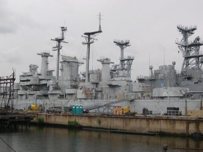 USS_Des_Moines_2004lowres.jpg