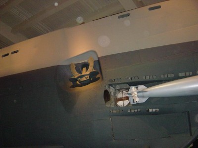Only one anchor, stb side. This is a replica of the real anchor, which is on display very close to my exhibit.