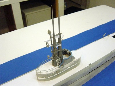 Here's the new sail / conning tower arrangement from IBS. It is 3 main pieces and cast in resin. The lower part or main body, the "chariot" upper section and the periscope masts. The lower part is solid resin. Parts required truing up and removing flash, etc. Very nice castings. I have added some Revell parts from the Gato kit. White parts are styrene added by me to match SS-336. Coaming aroung the chariot looking structure is telephone wire. Lots of parts in the Gato kit are interchangable to the Balao Class of boats.