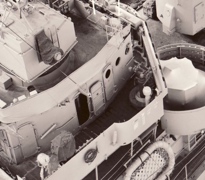 "Mystery Structure" is at the far left of the pilot house roof.  Large helmet rack?