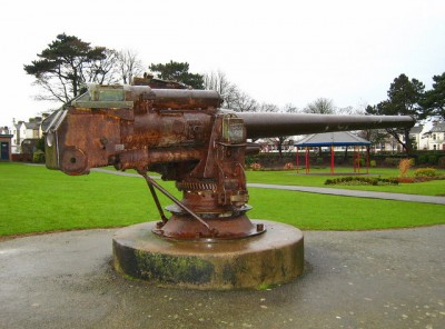 88mm gun from U19 preserved in Ireland. Some of the smaller fittings are missing.