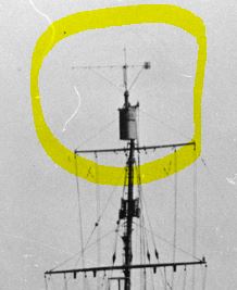 HMAS Warramunga 1942 showing A290 radar set on her foremast 3.jpg