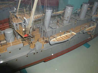 HMS Gloucester 1910 07s.jpg
