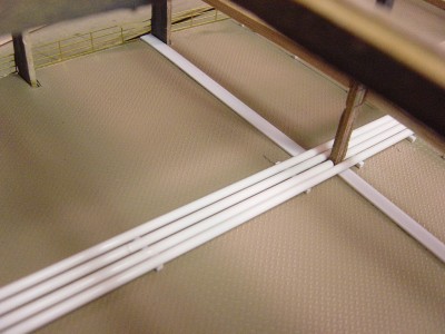 Here's a closer view of the diamond plating. Altough probably not totally accurate, I felt it was interesting nevertheless. Piping is 1/8" styrene tube. Note the expansion joint plating also.