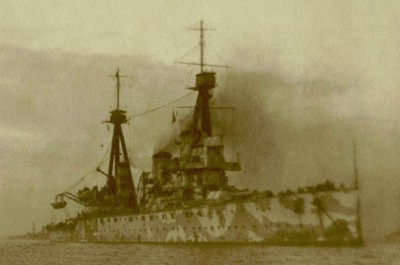 HMS Indomitable 1914 in Camo sm.jpg