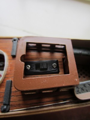 The on/off switch installed inside the cabin is practically invisible.