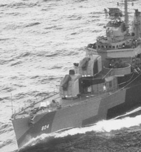 Seattle-Tacoma-built DD-804 in Ms. 31 11D.  Note the variation in the Ocean Gray wedge near the bow.