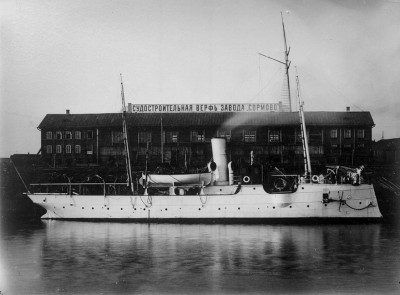 Astrabad 1905 berthing at Sormovo shipyard_s.jpg