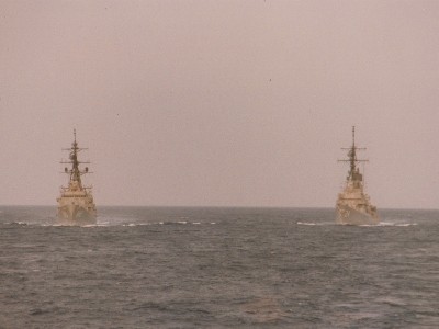 USS_HULL_USS_WADDELL_1982_1.jpg