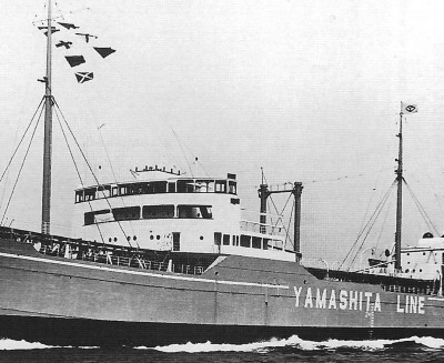 Kokuyo Maru midship kingposts, pre war SOTW v# 694.jpg