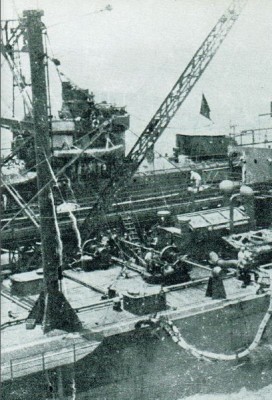 Kenyo  Maru midship kingpost.jpg
